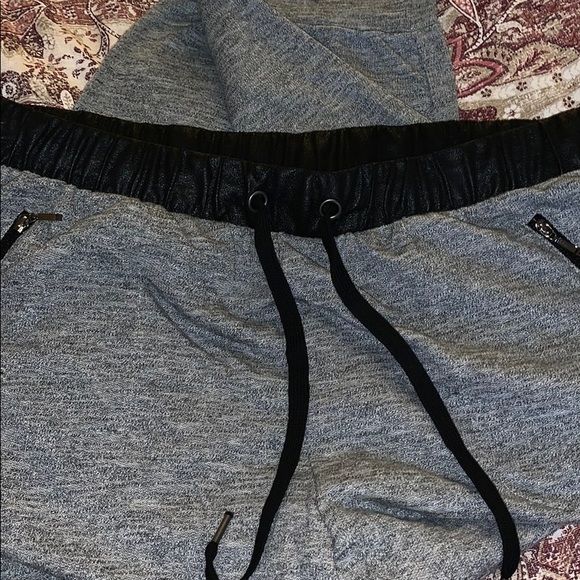Women’s Jogger Pants - Picture 4 of 7